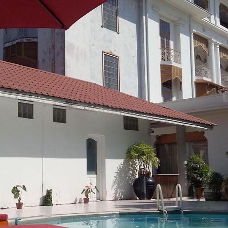 Yuzana Garden Hotel Rangum Exterior foto