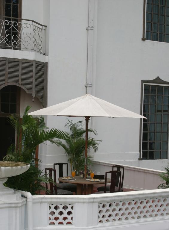 Yuzana Garden Hotel Rangum Exterior foto