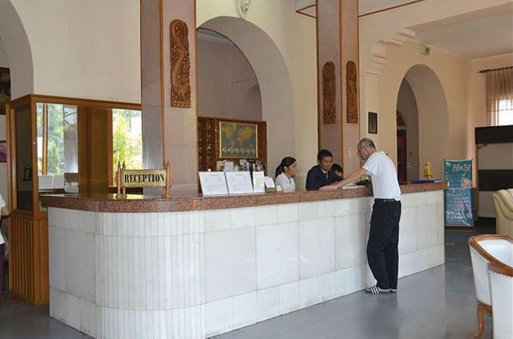 Yuzana Garden Hotel Rangum Exterior foto