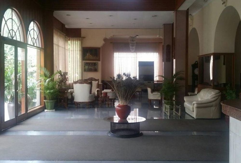 Yuzana Garden Hotel Rangum Exterior foto